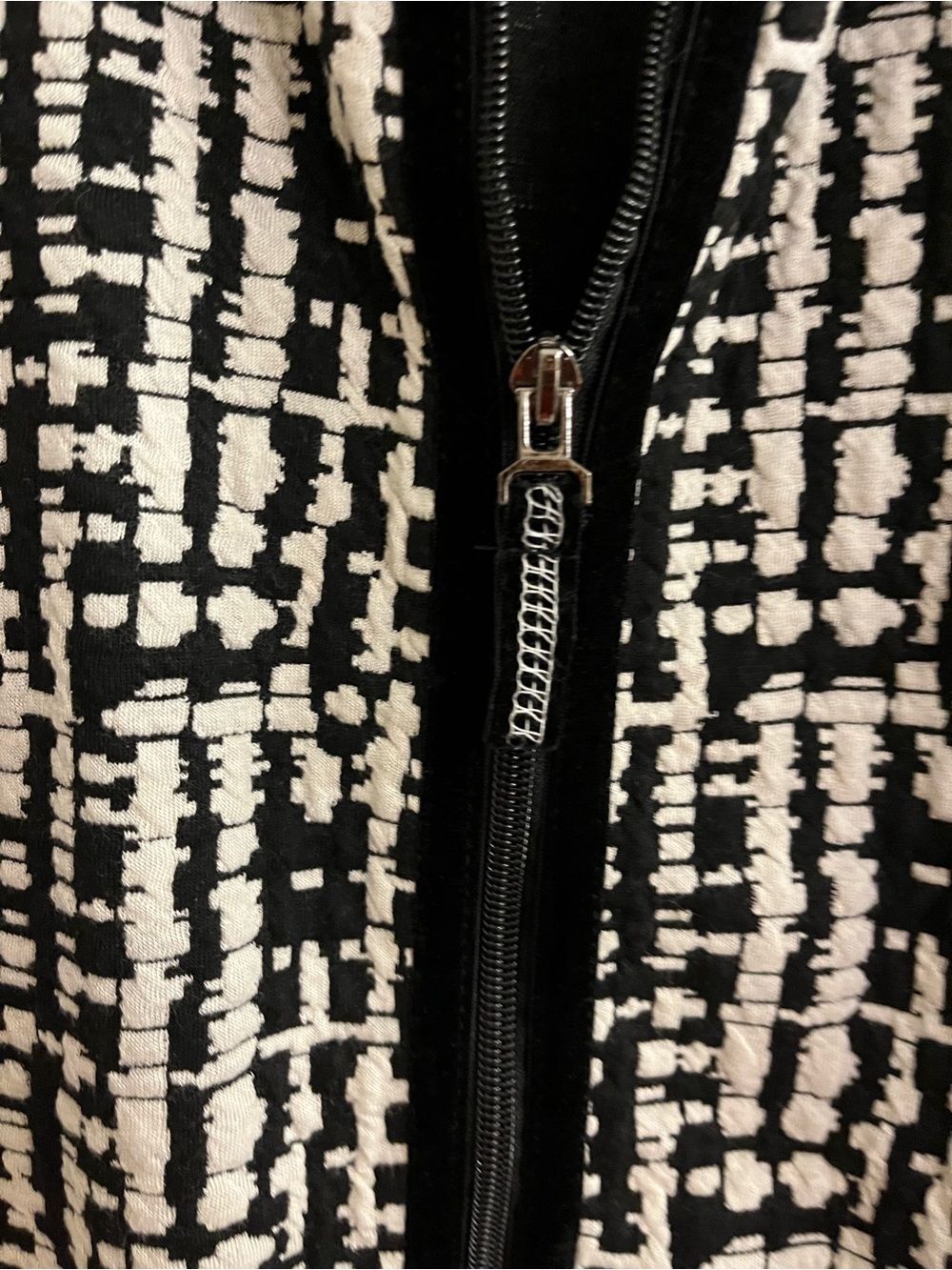 Black & White Patterned Zip-Front Jacket - Picture 2 of 5